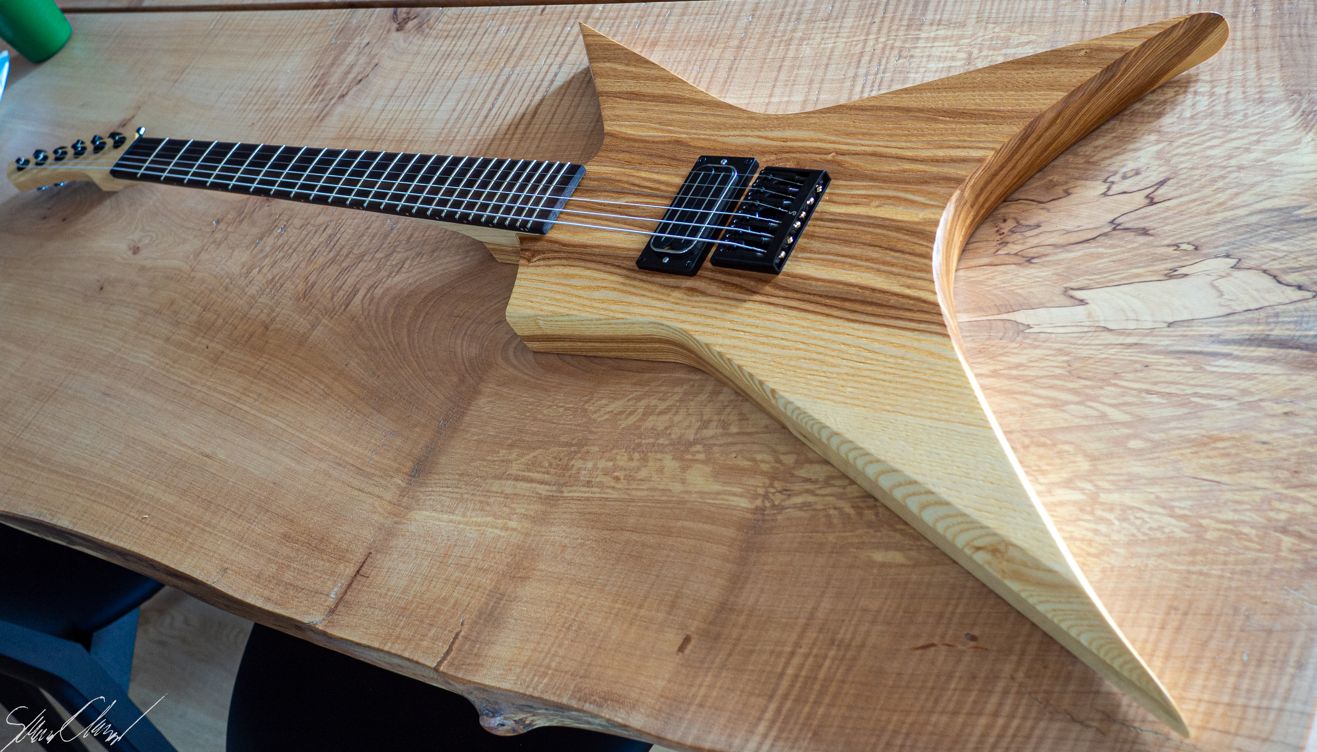 The HeX Guitar