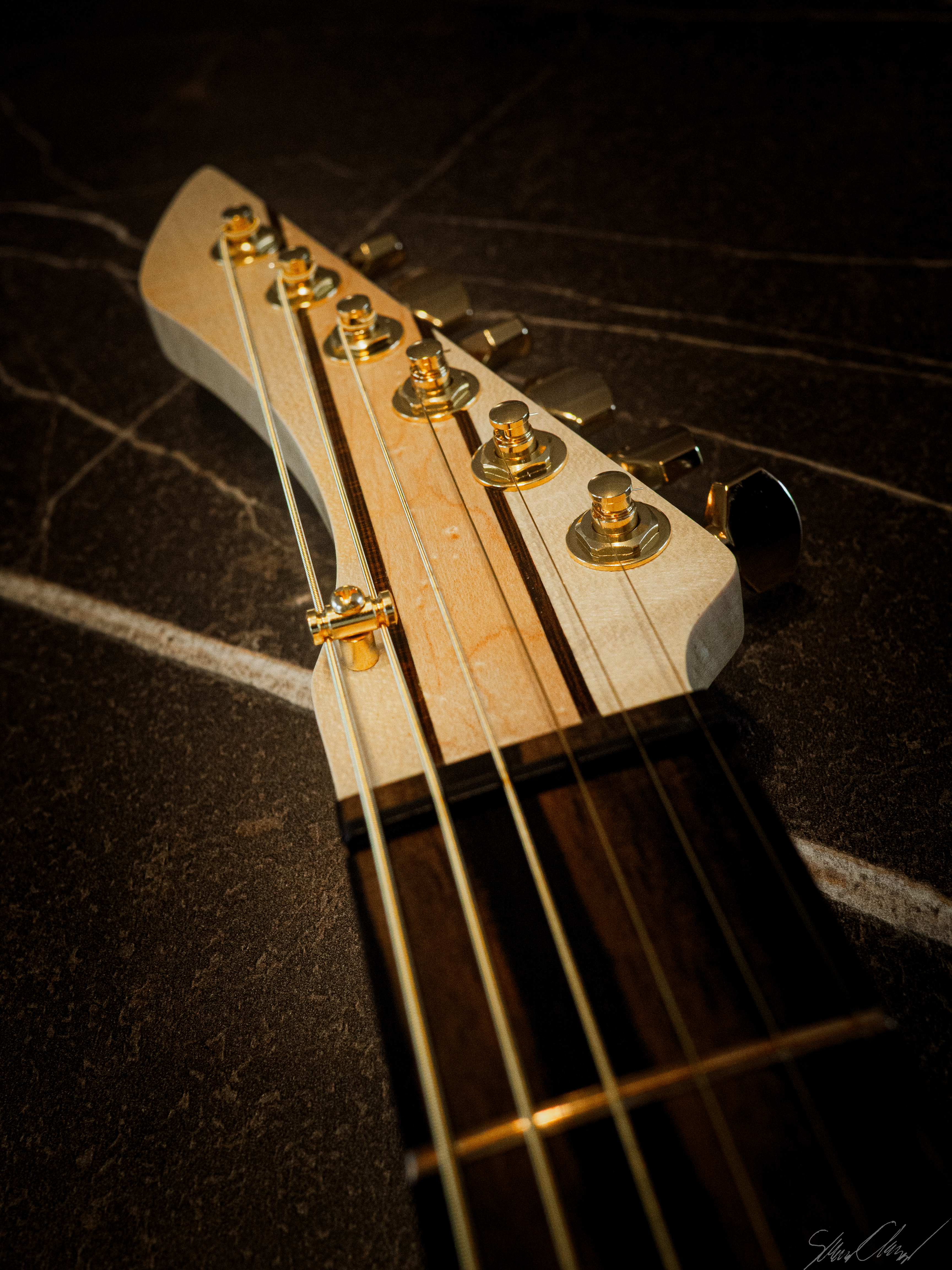Reverse headstock